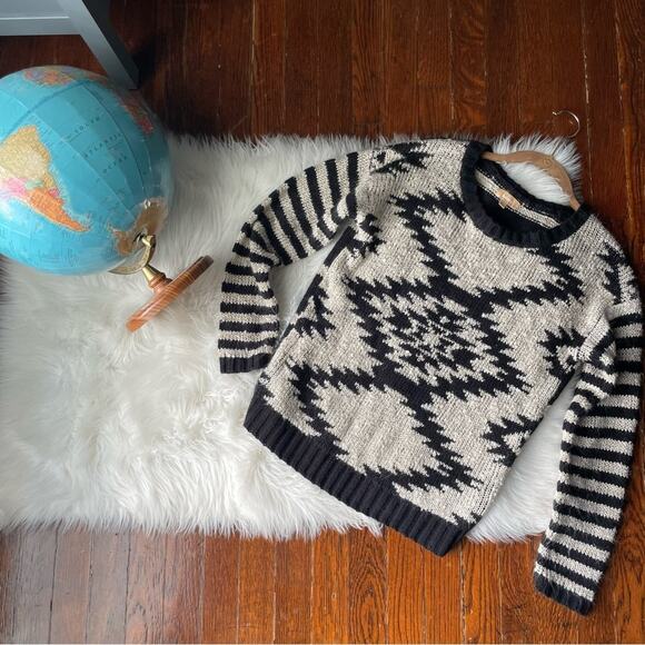 Black & Cream Cozy Sweater Size Large - Picture 4 of 6